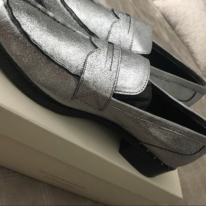 Marc Fisher Womens Vero Leather Loafers - Pewter